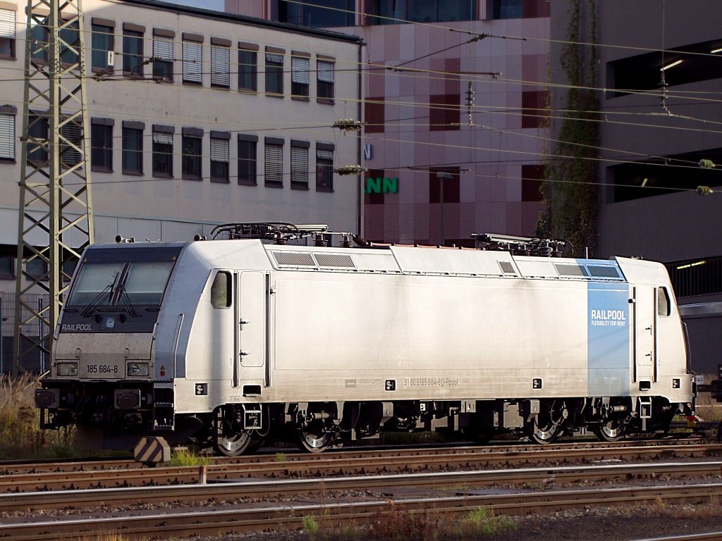 185 684-8 von RAILPOOL wartet am Passauer Hauptbahnhof auf weitere Einstze;101113