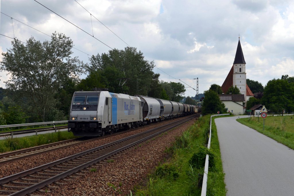 185 684 RTB mit einem Getreidezug am 23.06.2012 unterwegs bei Hausbach.