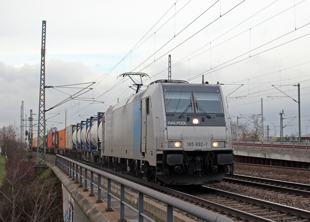 185 692-1 in Porz Wahn am 05.02.2013