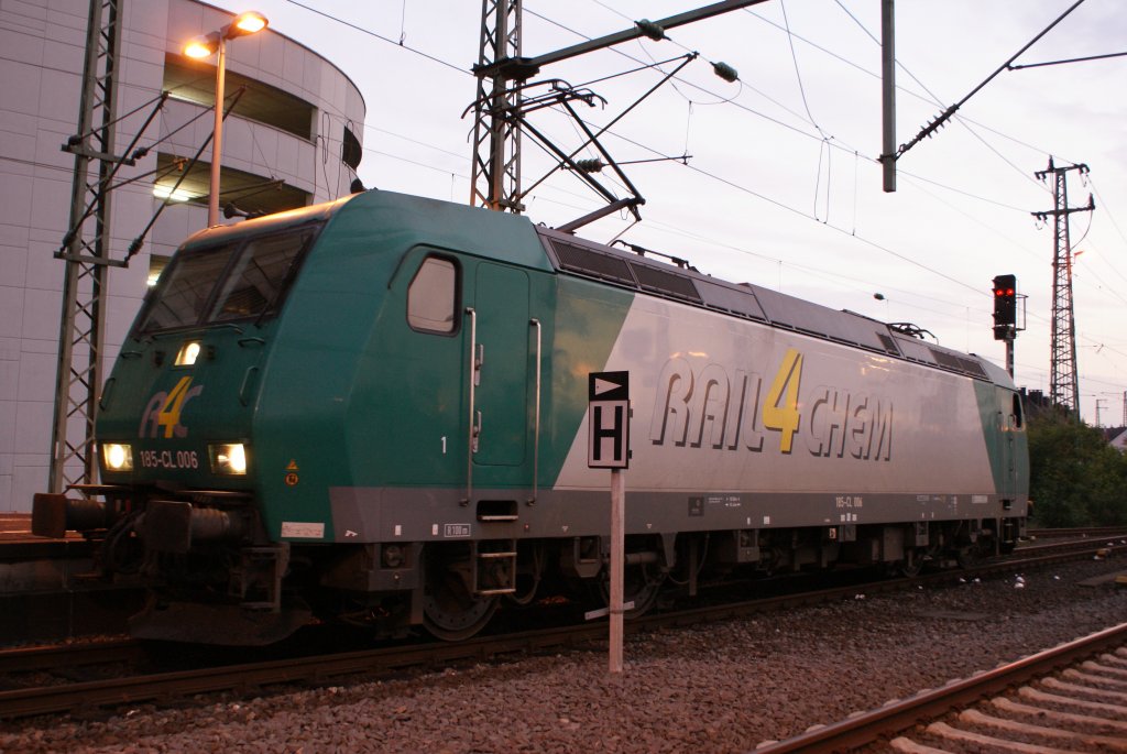 185 CL-006 (Rail4Chem) rangiert Lz in Dsseldorf Hbf am 12.09.2009