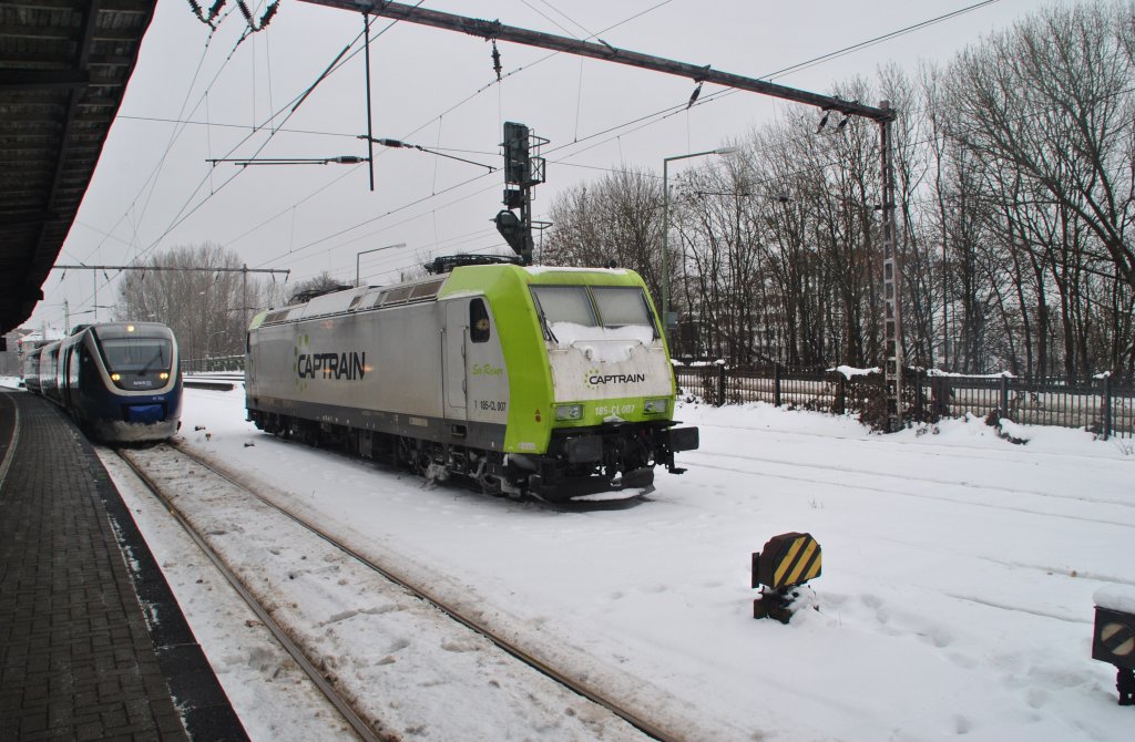 185 CL-007 war am 27.12.2010 in Osnabrck HBF abgestellt.