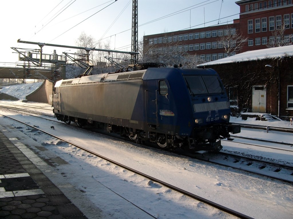 185 CL-009 als Lz am 18.Dezember 2010 in Hamburg Harburg.