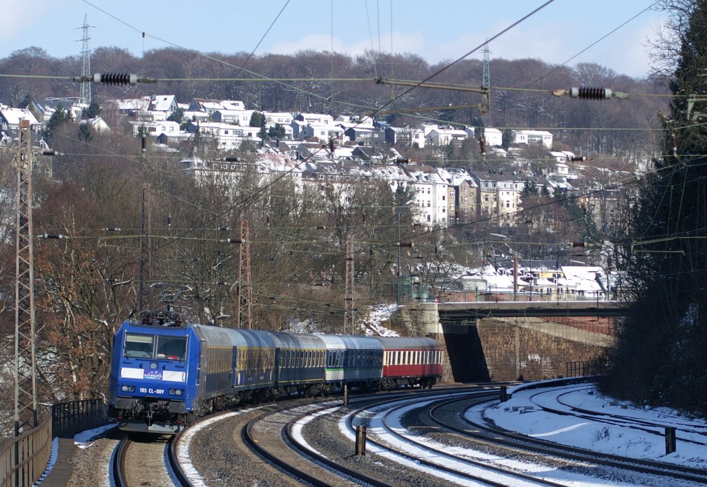 185 CL-009 im Auftrag der Eurobahn mit RE13 nach Mnchengladbach kurz vor Wuppertal - Zoologischer Garten. 16.02.2010 - 12:41Uhr