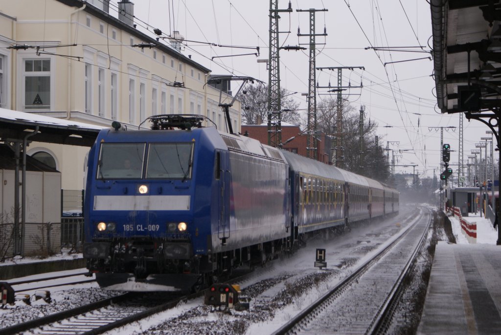 185-CL 009 mit dem RE 13 (Eurobahn Ersatzverkehr) bei der Einfahrt in Unna am 13.02.2010 um 13:21 Uhr