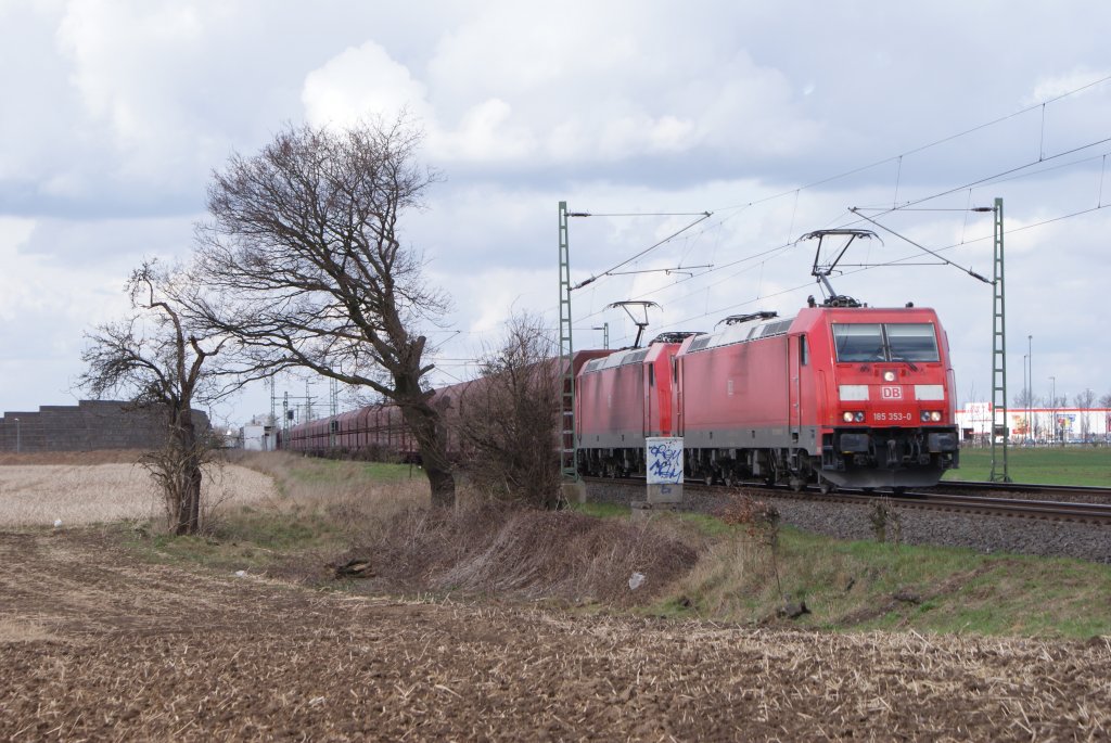 185353-0 + 185 376-1 mit Kohlezug in Neuss Allerheiligen Rtg. Kln um 13.49 Uhr