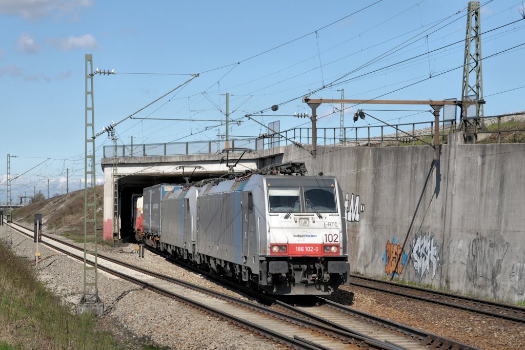 186 102 am 21.04.12 bei Mnchen-Trudering