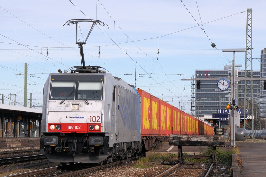 186 102 aus Riem am 06.12.09 in M�nchen Ost