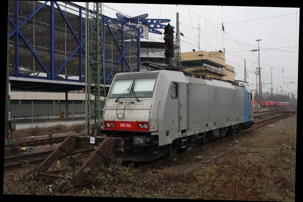 186 104 steht am 07.02.10 in Mannheim Hbf.