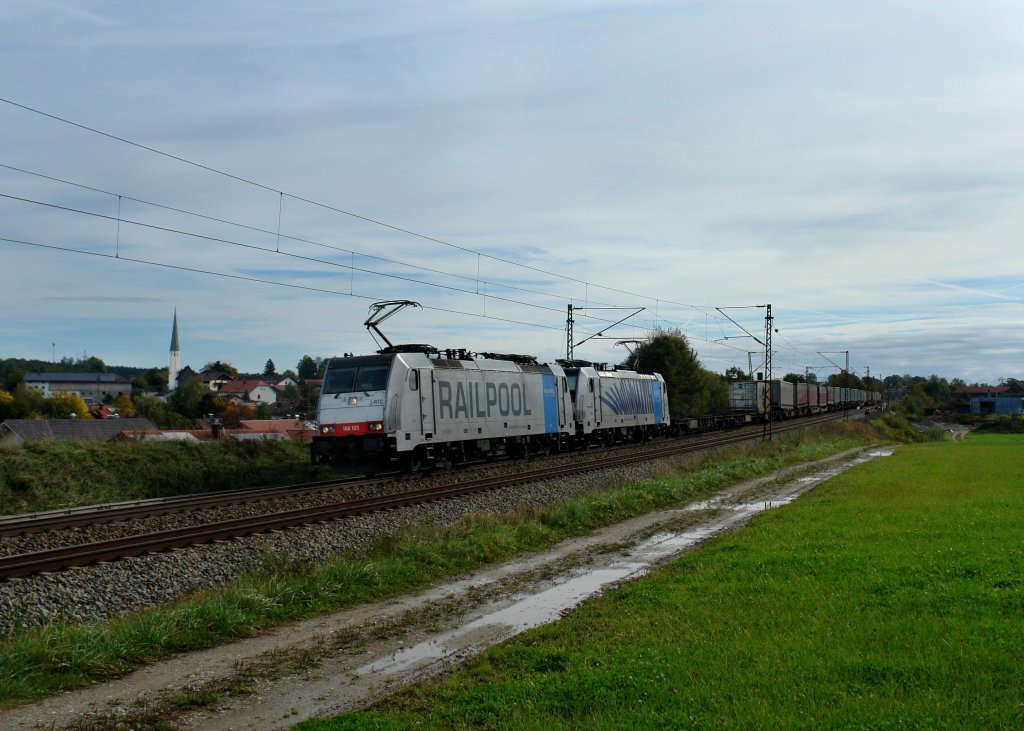 186 105 + 186 287 mit einem KLV am 13.10.2012 unterwegs bei Osterm�nchen.