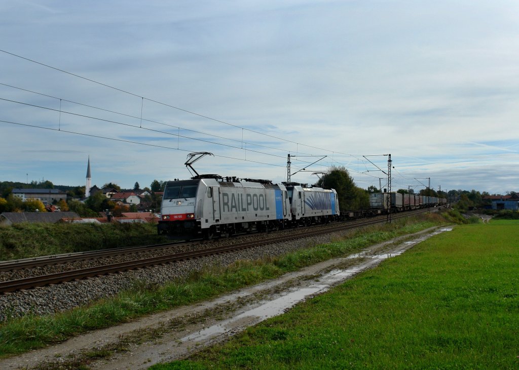 186 105 + 186 287 mit einem KLV am 13.10.2012 unterwegs bei Ostermnchen.