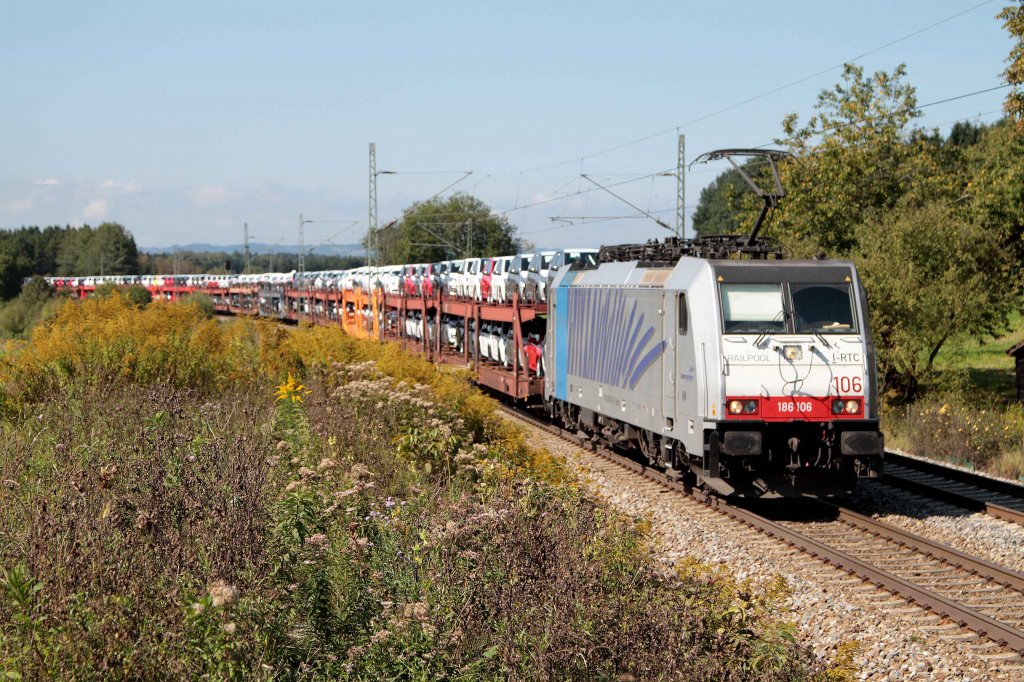 186 106 mit G�terzug, aufgenommen am 16.09.2012 bei �bersee