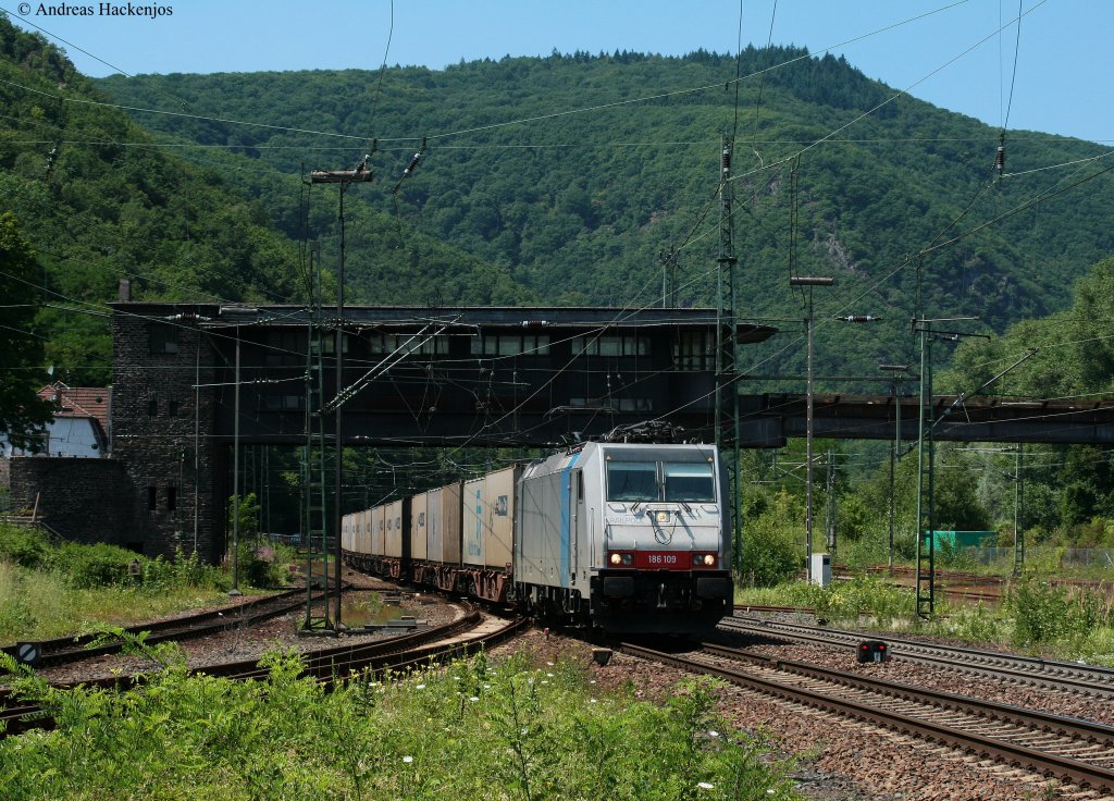 186 109-5 mit einem Ewals KLV gen Sden in Bingen 19.7.10. Gru an den Tf
