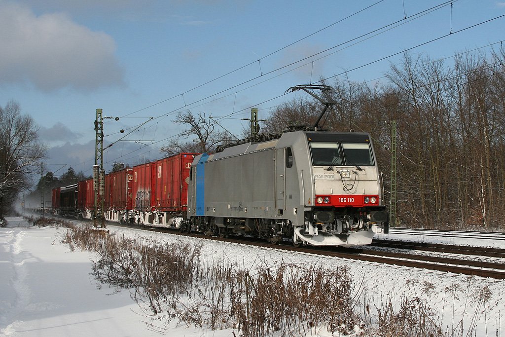 186 110 mit einer Sonderleistung nach Italien am 30.01.2010 in Haar. Gru� an den Tf!