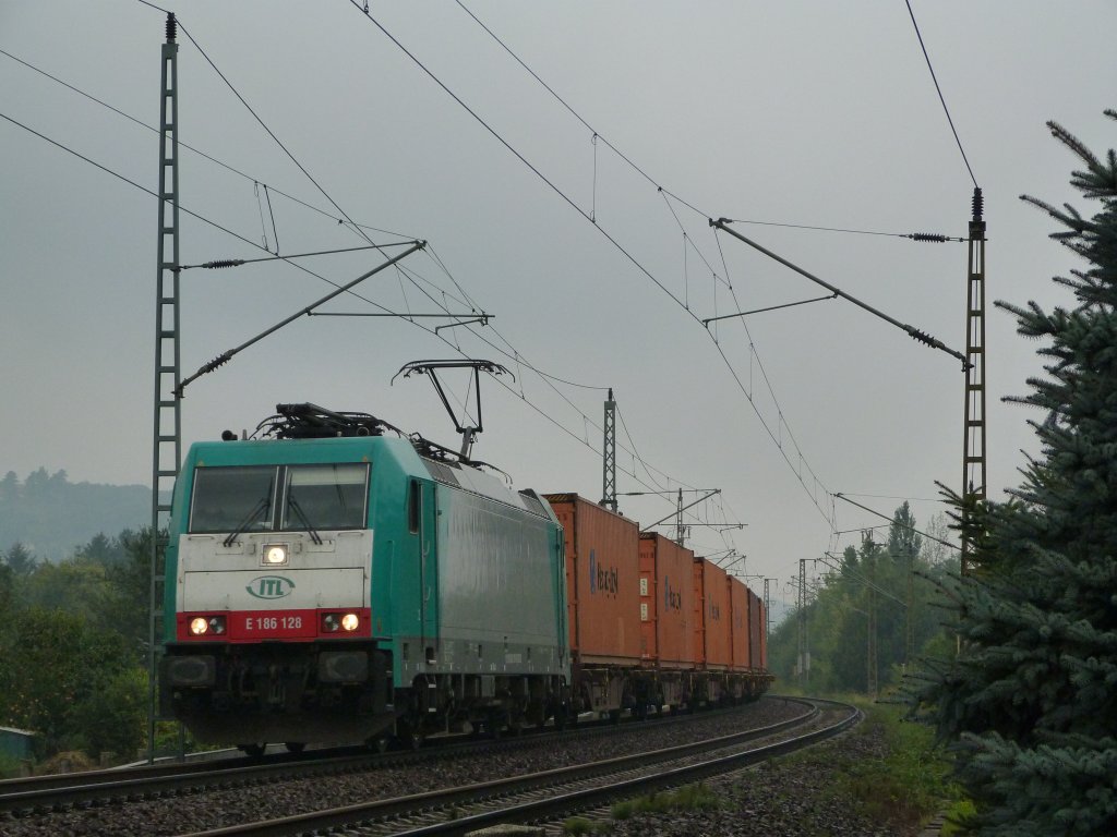186 128 der ITL durchf�hrt mit ihrem Containerzug Dresden Stetzsch.
5.9.12
