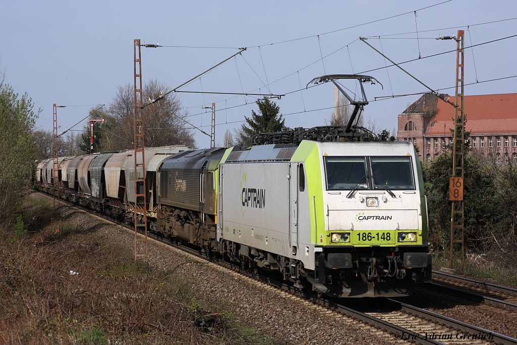 186 148 mit einer Class im schlepp am 9.4.11 in H-Limmer.