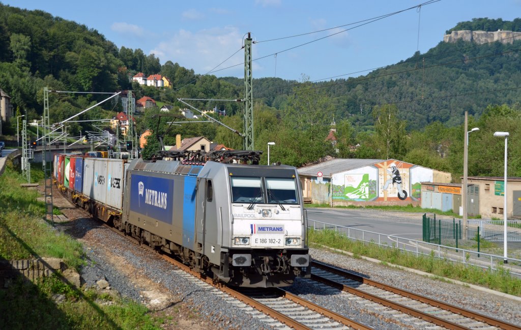 186 182 folgte am Morgen des 02.07.13 dem CNL 459 Richtung Decin. Fotografiert in Knigstein.
