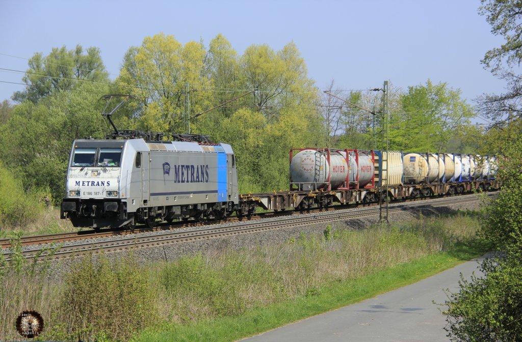 186 187-1 METRANS/Railpool mit einem KLV in Sythen, Mai 2013.