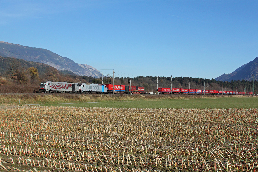 186 281 und 186 105 mit dem Winner KLV am 19.11.2011 bei Terfens im Inntal.