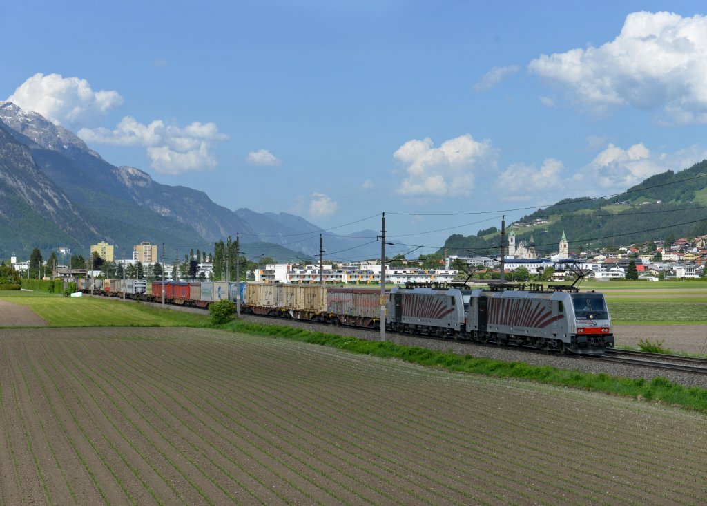 186 285 + 186 284 mit einem KLV am 19.05.2012 unterwegs bei Schwaz.