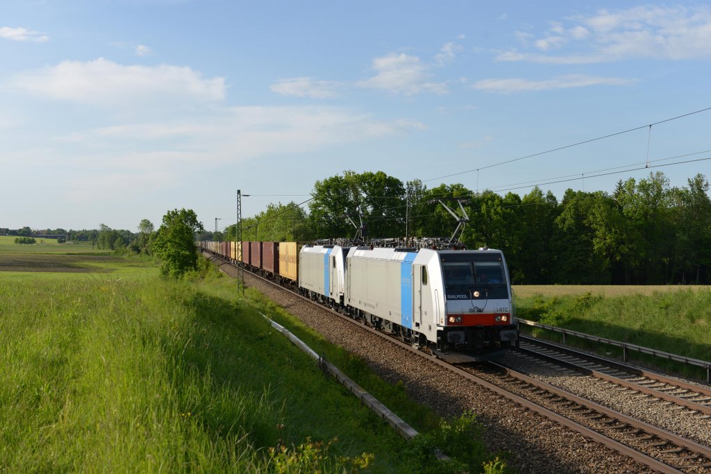 186 287 + 186 286 mit dem Warsteiner-KLV am 19.05.2012 unterwegs bei Hilperting.
