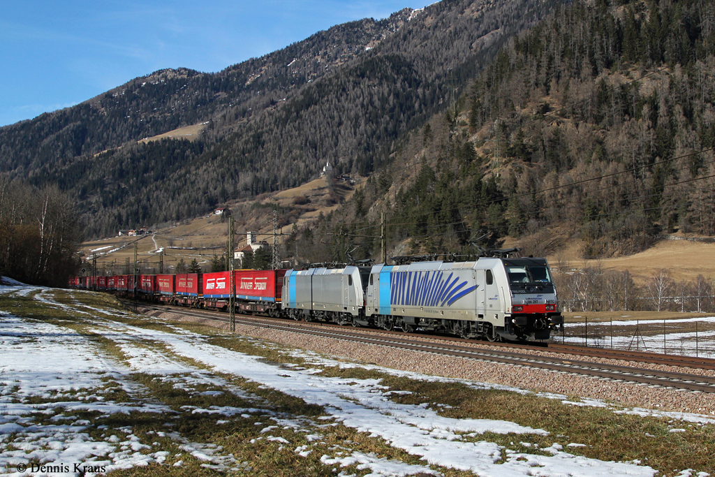 186 287 und 186 288 mit dem Winner KLV Zug am 02.03.2013 bei Mauls an der Brenner Sdrampe.