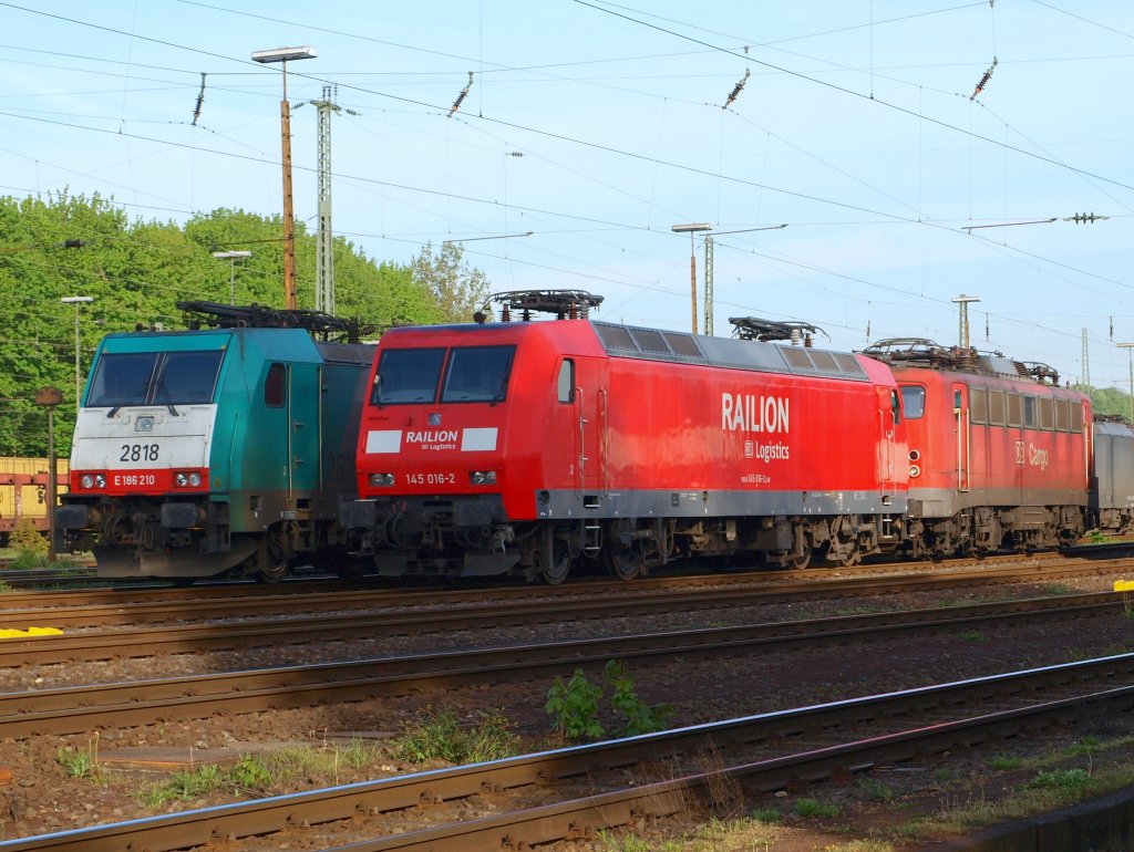 186er, 145er und 139er stehen am 05.05.2010 in Aachen West auf dem Abstellgleis und warten auf neue Aufgaben.
