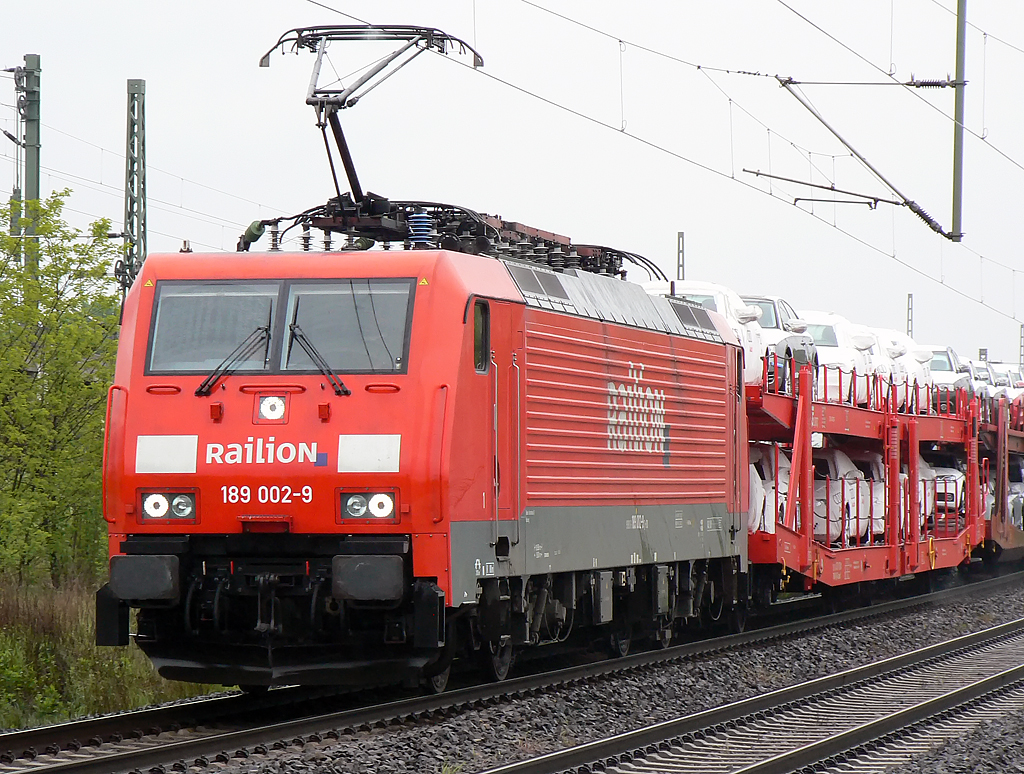 189 002-9 mit einem AUDI Zug in Porz Wahn am 06.05.2010