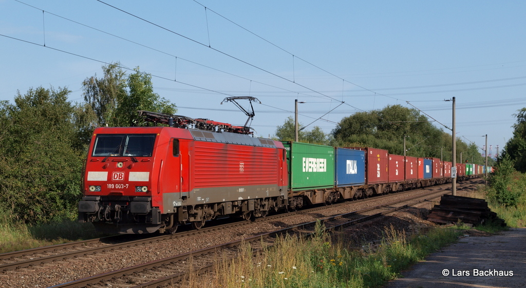 189 003-7 rollt am 10.09.12 mit einem langen Containerzug aus Hamburg-Waltershof durch Hamburg-Moorburg Richtung Tschechien.