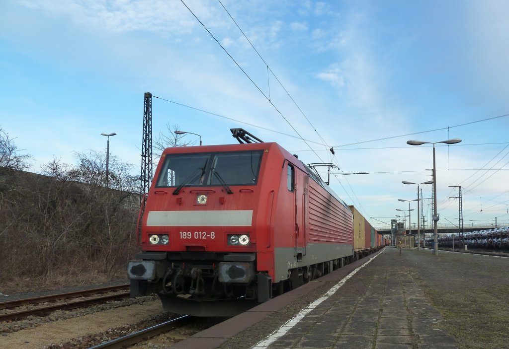 189 012 bei der Durchfahrt durch Dresden Friedrichstadt.
Danke an den TF :)
12.2.11