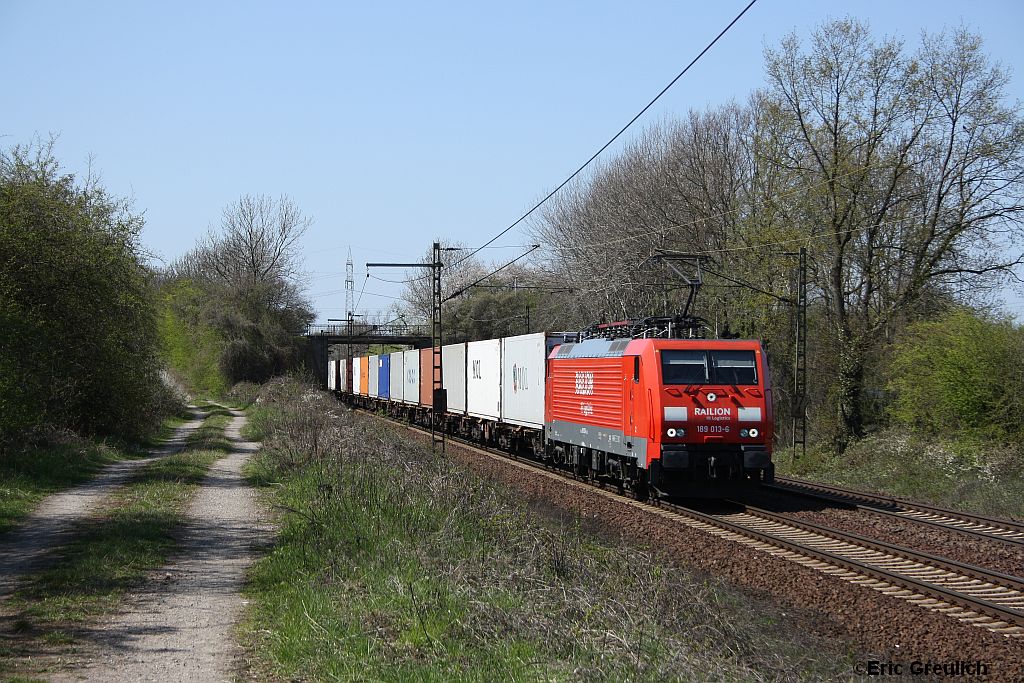 189 013 am 17.4.10 in Ahlten.
