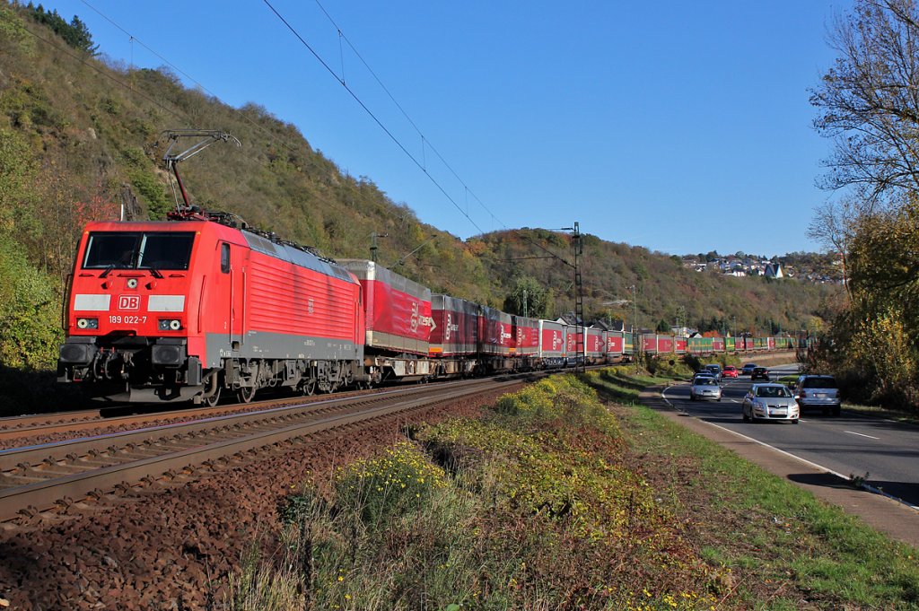 189 022-7 mit dem SAE/Arcese KLV bei Erpel am 27.10.2012