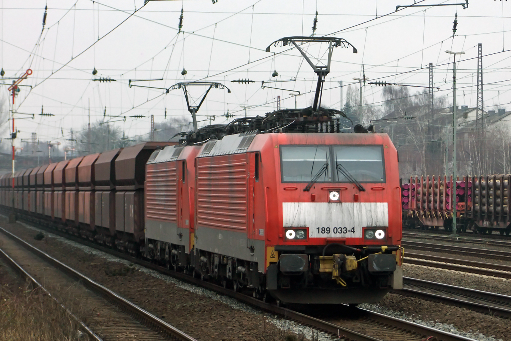 189 033-4 mit einer weiteren 189er in Dsseldorf-Rath 11.2.2011