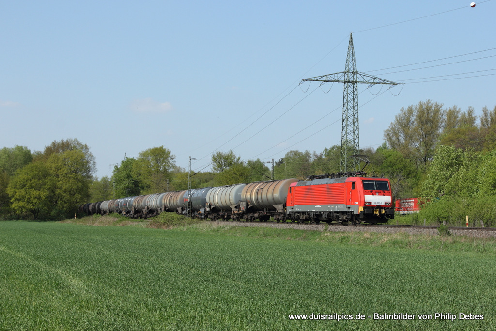189 035-9 f�hrt am 4. Mai 2013 um 15:58 Uhr mit einem G�terzug durch Ratingen Lintorf