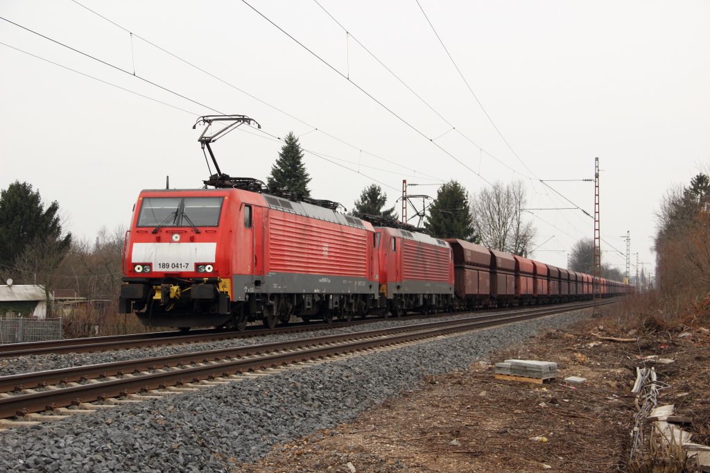 189 041-7 und eine weitere 189 mit einem Erzzug in Dsseldorf-Eller am 23.03.13