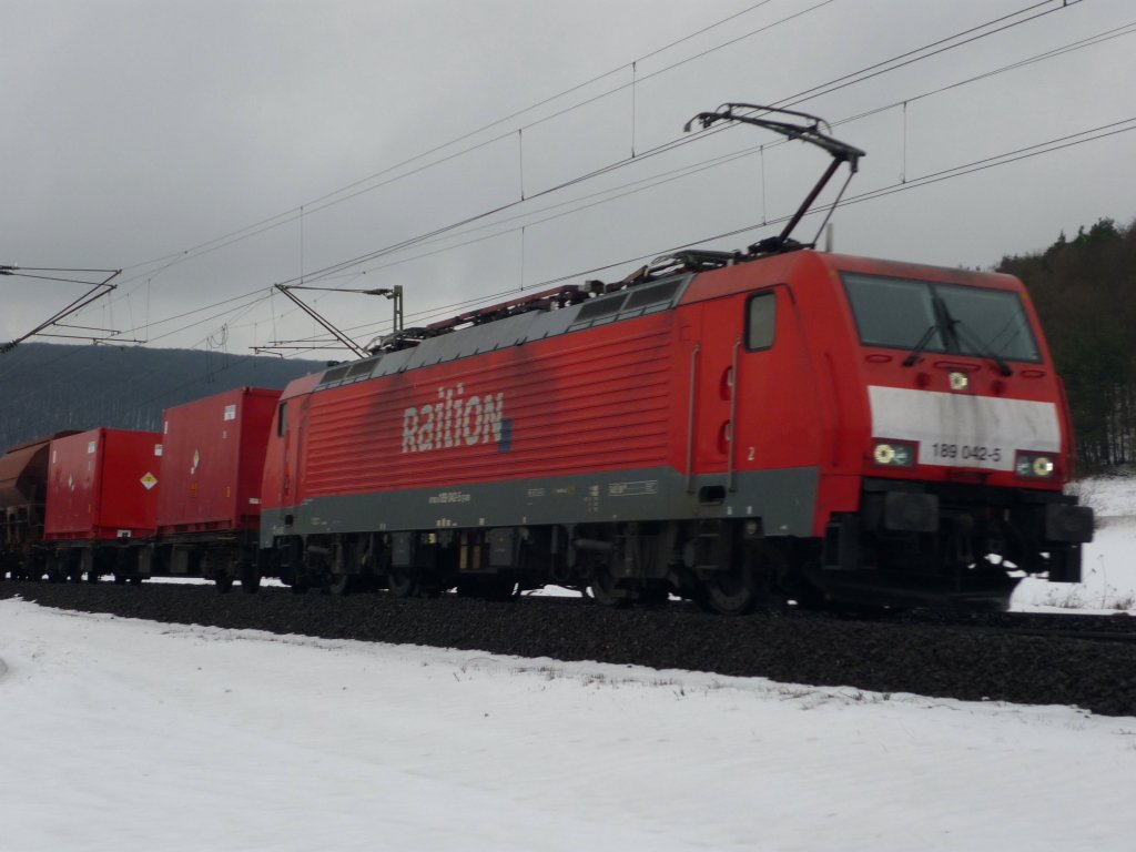 189 042-5 mit Gz, zwischen Gemnden (Main) und Karlstadt (Main), am 03.02.2010