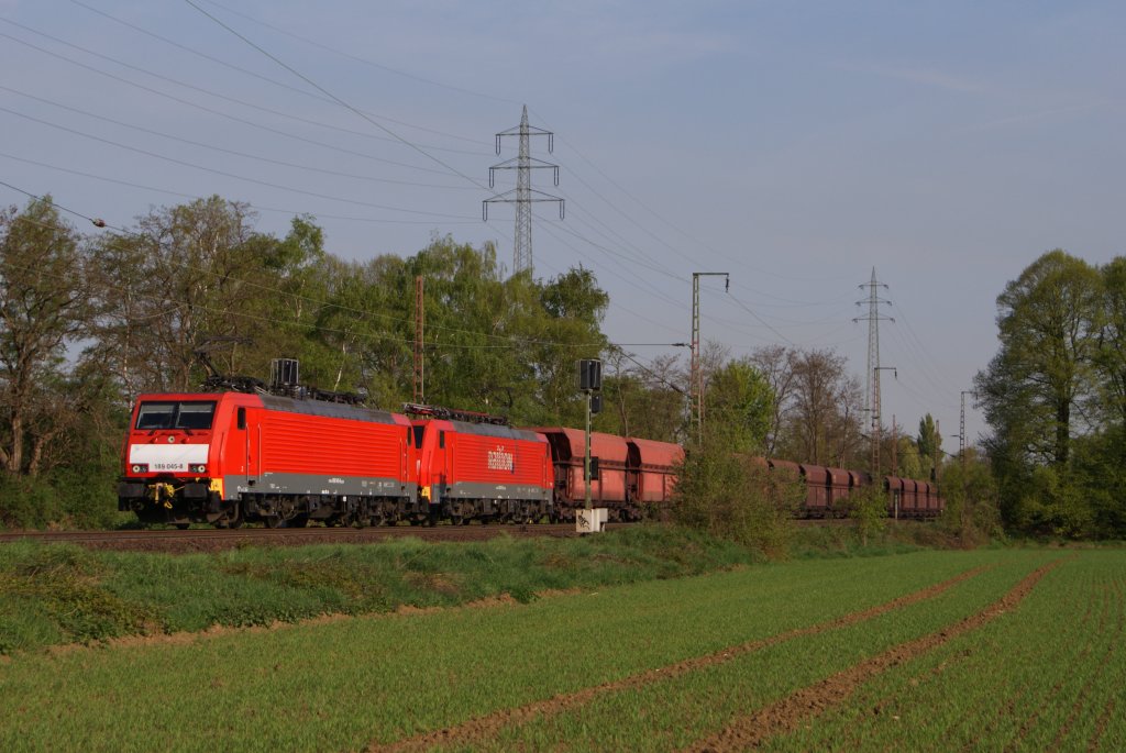 189 045-6 + 189 031-8 mit einem Erzzug in Oberhausen-Sterkrade am 16.04.2011