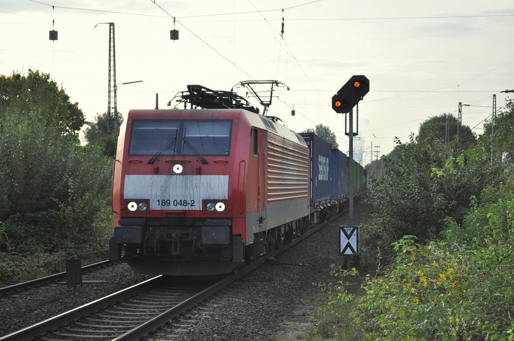 189 048 am 04.10.2010 im Bahnhof Friedrichsfeld