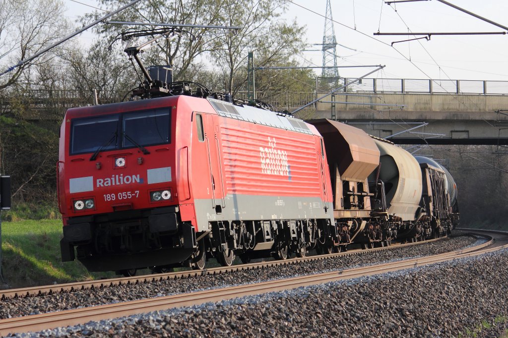 189 055-7 DB Schenker Rail bei Redwitz am 13.04.2012.