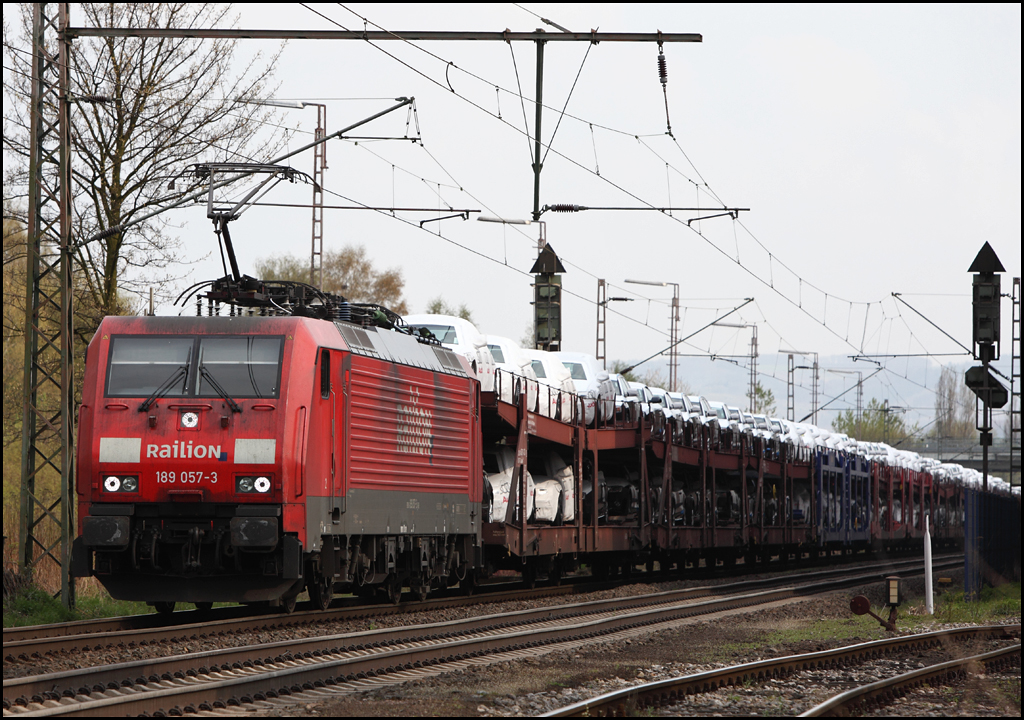 189 057 (9180 6189 057-3 D-DB) schleppt den CSQ  AUDI-Express , Ingolstadt-Nord - Osnabrck Hbf, bei Hagen-Kabel in Richtung Norden. (19.04.2010)