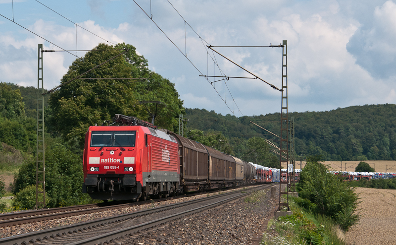 189 058-1 am 28. Juli 2011 bei Amstetten.