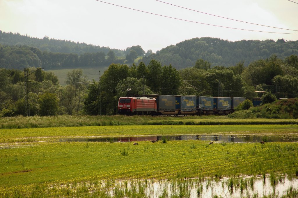 189 064-9 DB Schenker Rail bei Trieb am 09.06.2013.
