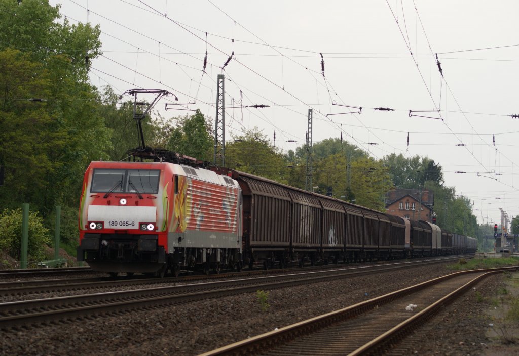 189 065-6 mit dem CSQ 60341(G�ttingen - Nievenheim) in Norf am 15.05.2010