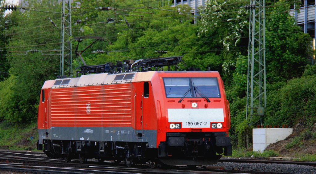 189 067-2 DB kommt aus Richtung Kln,Aachen-Hbf als Lokzug und fhrt durch Aachen-West in Richtung Kohlscheid,Herzogenrath in der Abendstimmung am 24.5.2013.