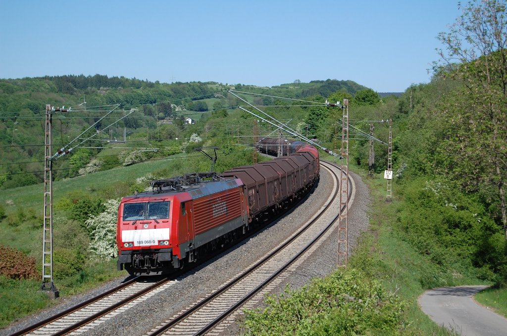189 068-0 mit Stahlzug am 08.05.2011 kurz hinter Altenbeken.