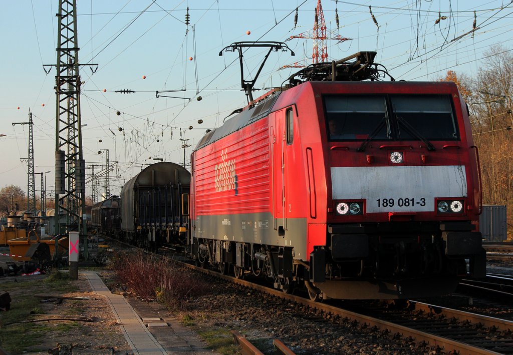 189 081-3 bei der Einfahrt in Gremberg am 29.11.2011