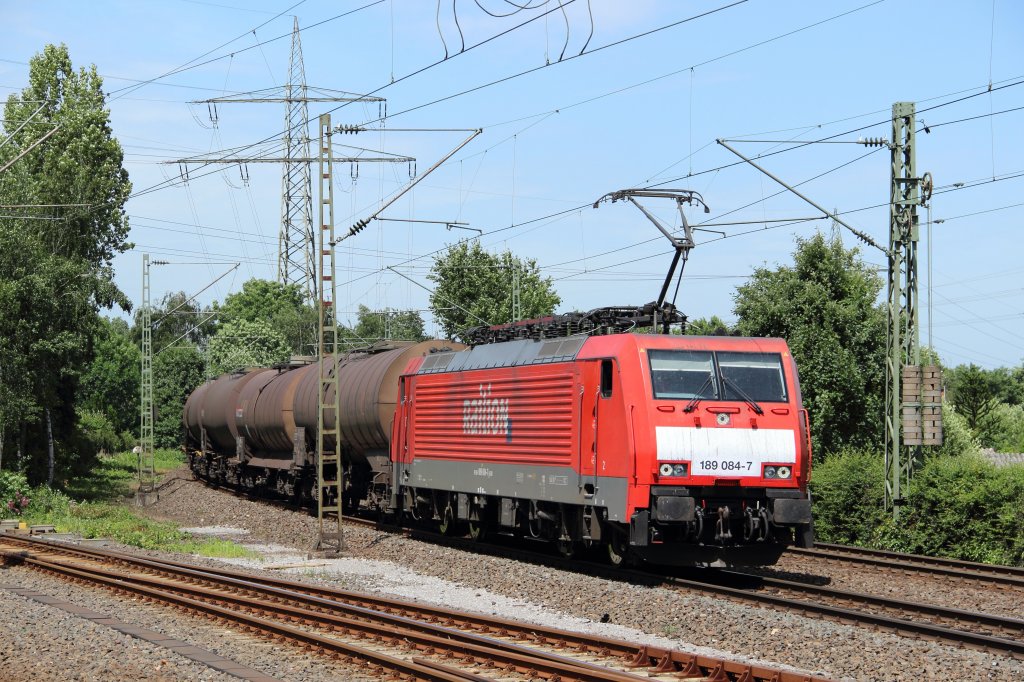 189 084-7 mit einem Kesselwagenzug in Dsseldorf-Eller am 28.06.2012