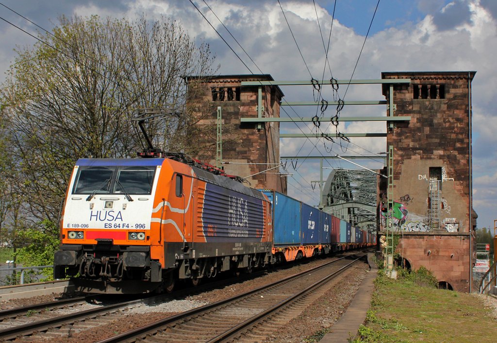 189 096 / ES 64 F4-996 HUSA an der K�lner S�dbr�cke am 20.04.2012