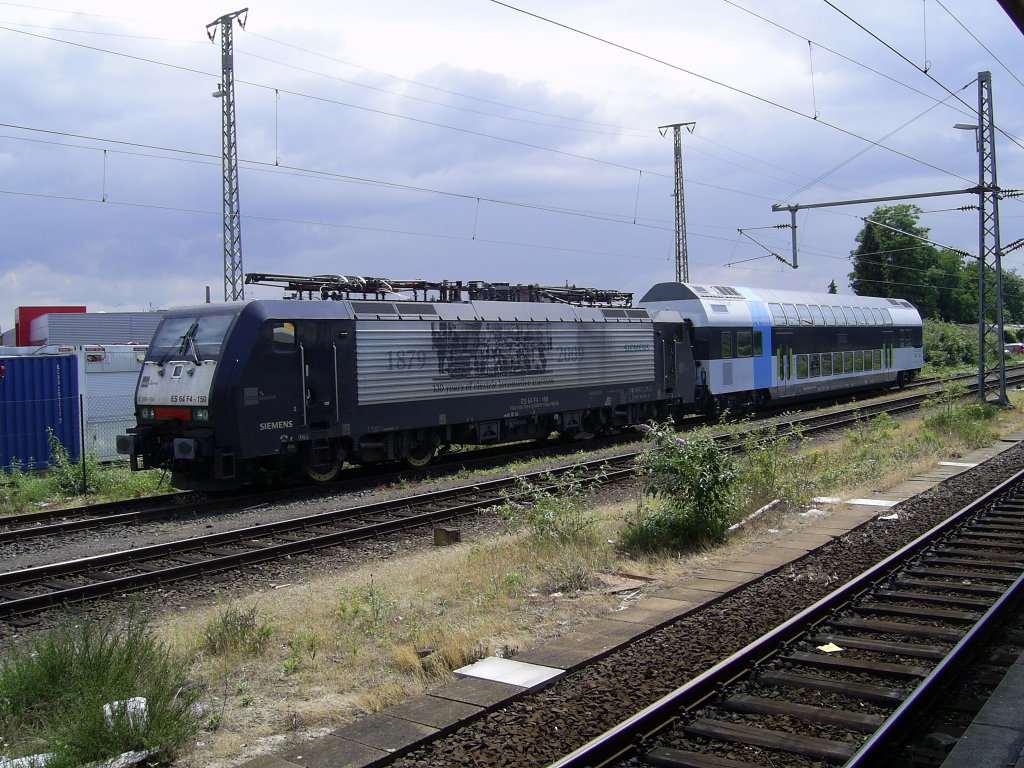 189 150-6 mit einem Railpool-Dosto steht am Rande des Mnchengladbacher Hbf Abgestellt (1.7.11)