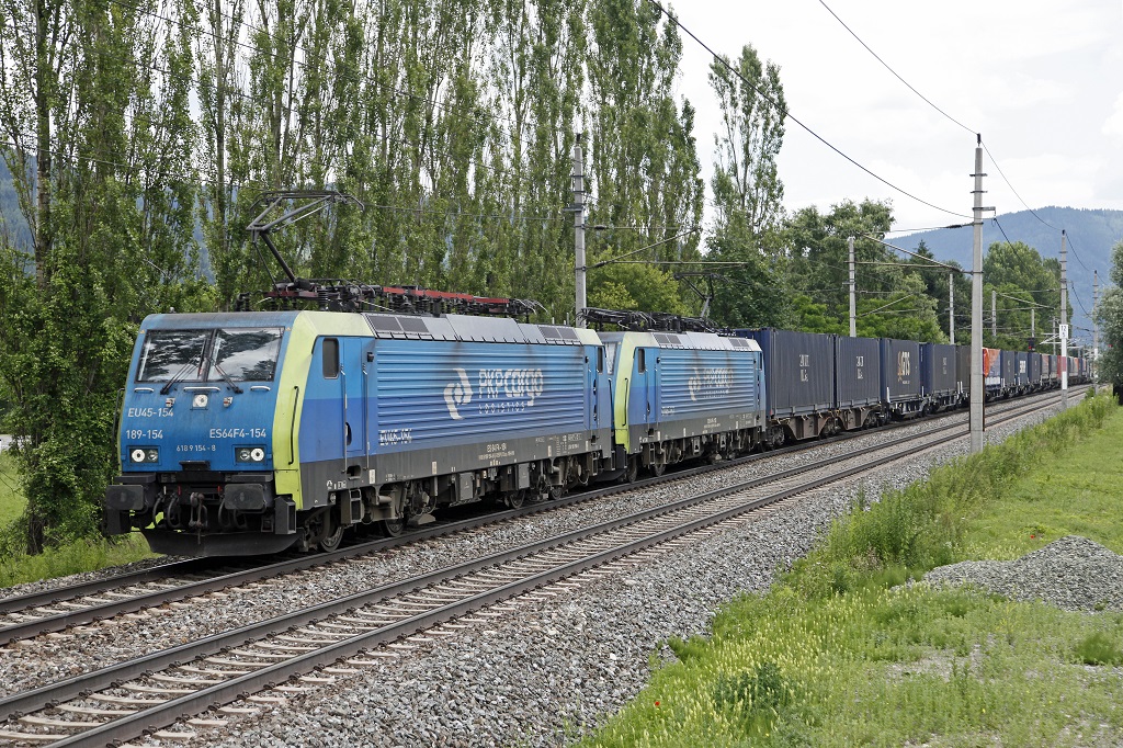 189-154 + 189...._mit Güterzug bei Niklasdorf am 5.07.2013.