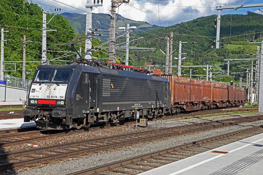 189 158 mit Gterzug in Bruck/Mur am 21.05.2013